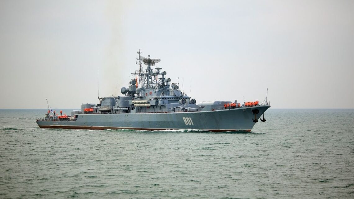 Askeri deniz araçları – savaş gemisi, fırkateyn, destroyer ve uçak gemisi türleri